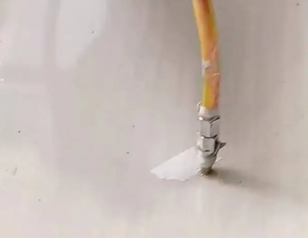 天全瓷砖空鼓维修公司专业解答在瓷砖铺贴过程中，如果使用的砂料过粗（如全部使用了粗砂），可能会导致以下问题